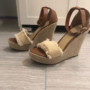 Vici Wedges Size 8